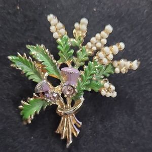 Elegant Floral Brooch